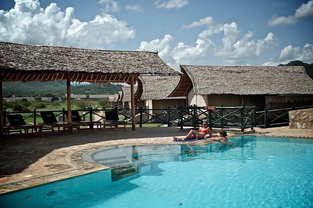 Manyatta Camp Hotel Voi Eksteriør billede